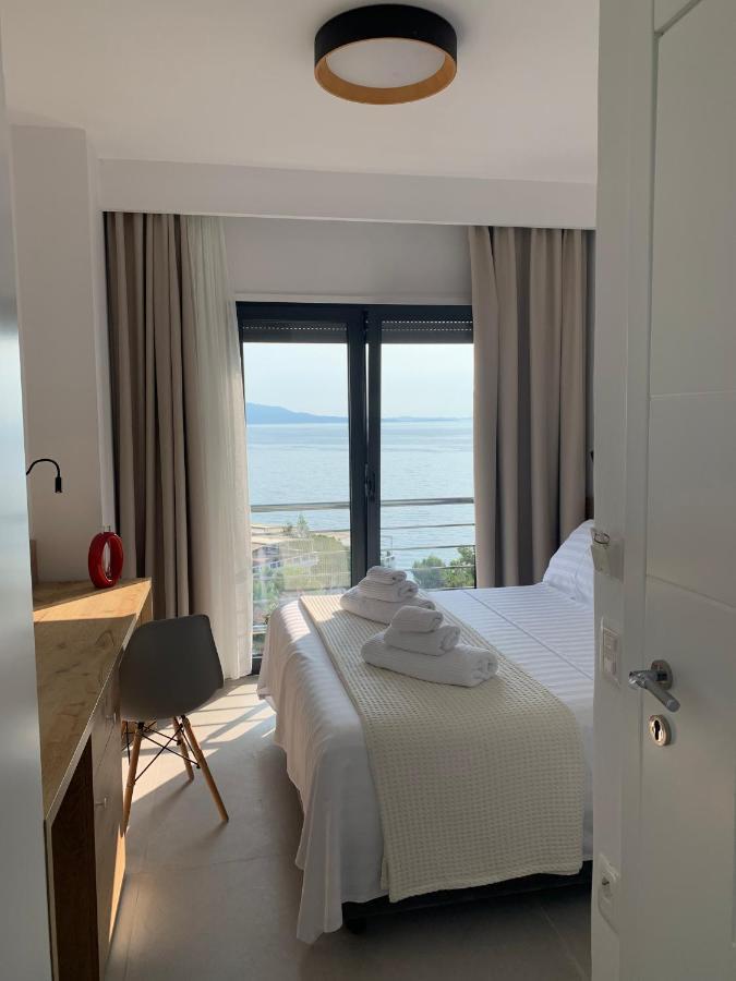 Beachfront Terrace Apartament