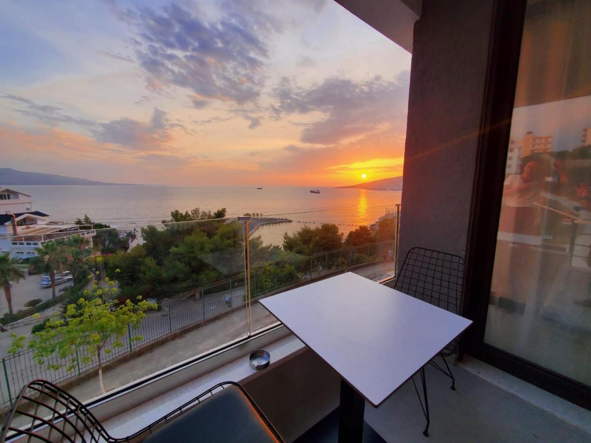 Beachfront Terrace Apartament Saranda